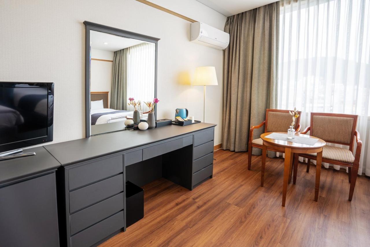 Hotel Homefourest Geoje Ngoại thất bức ảnh