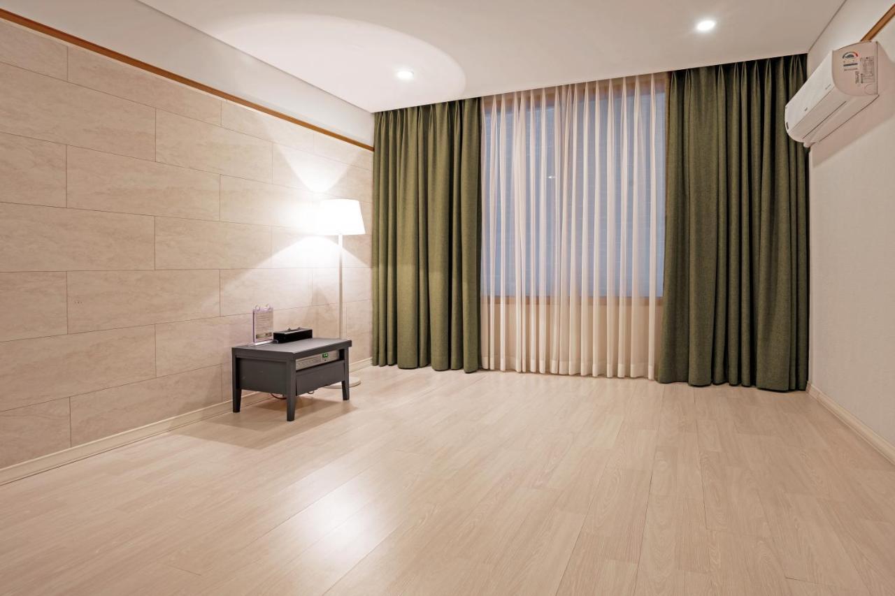 Hotel Homefourest Geoje Phòng bức ảnh